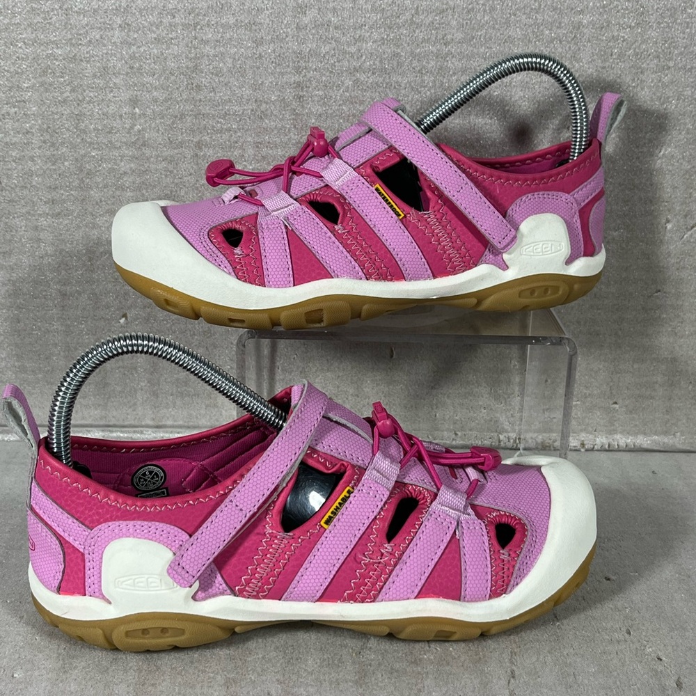 Keen Whisper Pink/White Closed Toe Waterproof Water Hike Sandals SZ 6/EU 38